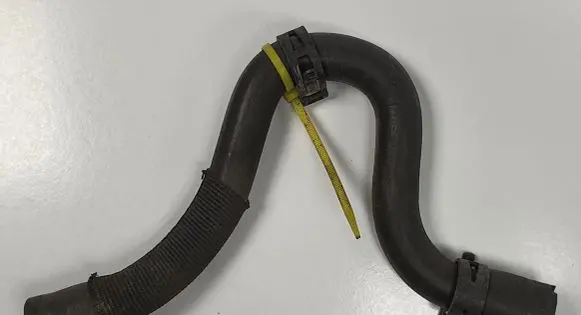 Mercedes-Benz A W169 Engine coolant pipe/hose A1695010782