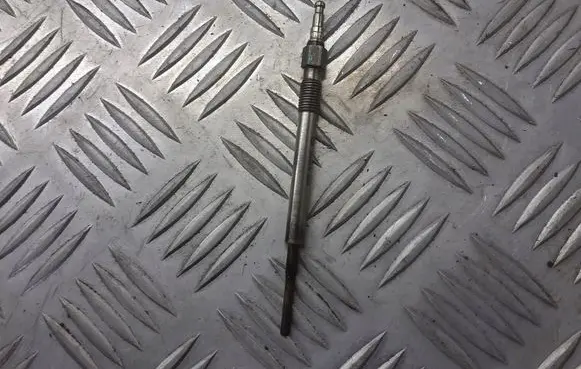 Volkswagen Golf Plus Glow plug 0100266004