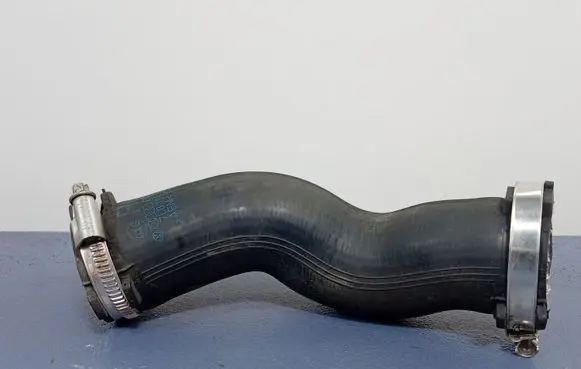 Audi Q7 4L Air intake hose/pipe 7L8145980