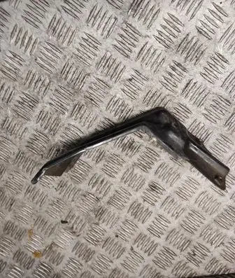 Seat Leon (1P) Fender mounting bracket 1P0821135