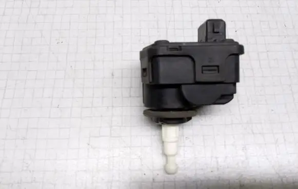 Volkswagen Golf III Headlight level adjustment motor 1H0941295C 00728200