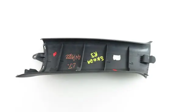Skoda Octavia Mk2 (1Z) (A) pillar trim