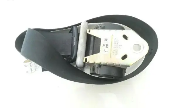 Mazda 3 I Front seatbelt