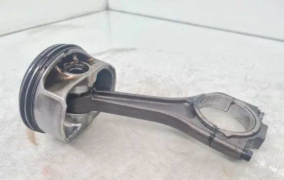 Jaguar XJ X351 Piston with connecting rod