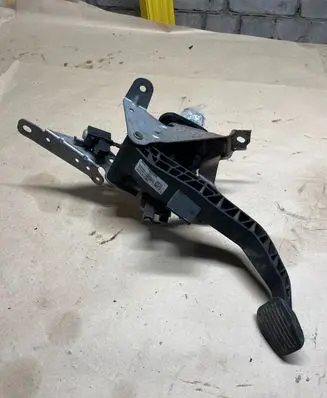 Ford Focus Clutch pedal BV617B633GB 11871M02