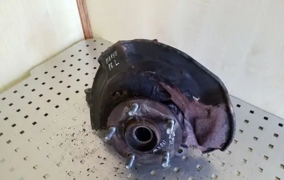 Toyota Avensis T270 Front wheel hub