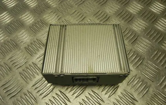 Ford Fusion Voltage converter/converter module DS7T19G317AD G4100