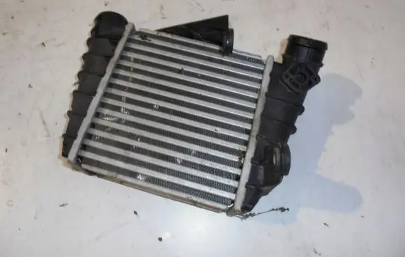Volkswagen Amarok Intercooler radiator