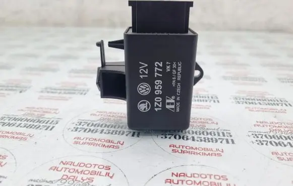 Volkswagen PASSAT B6 Seat heating relay 1Z0959772