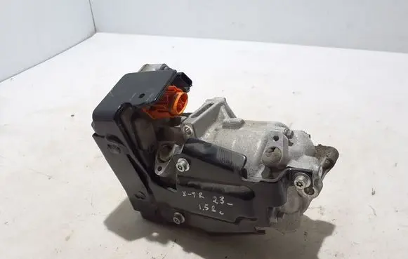 Nissan X-Trail T33 Air conditioning (A/C) compressor (pump) 926006UM0A