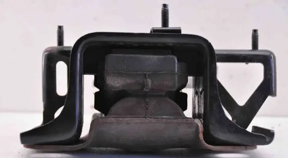 Engine mount bracket