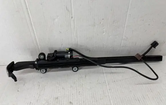 BMW 4 F32 F33 Seat belt adjustment motor 7307916