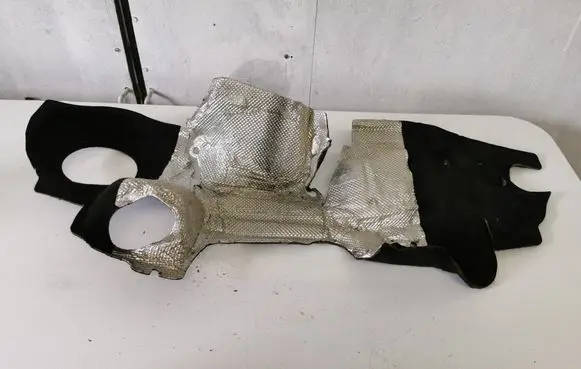 Volkswagen PASSAT B8 Other engine bay part 5Q2863353