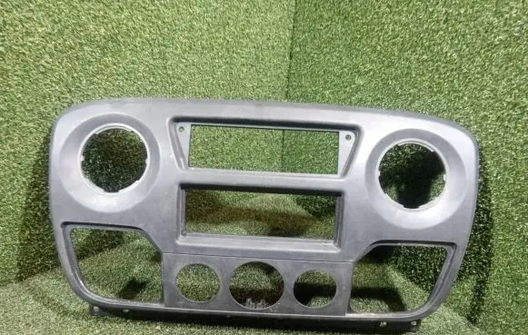 Renault Master III Dashboard center trim panel 682600025R 6321S540