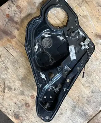 Seat Toledo II (1M) Rear door window regulator with motor 1M0839756