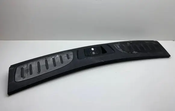 Dodge Durango Trunk/boot sill cover protection 1GW67DX9AC
