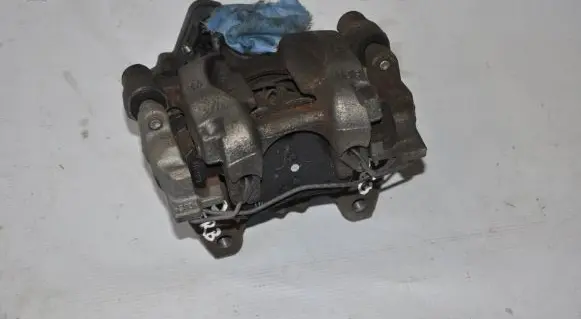 Skoda Superb B8 (3V) Rear brake caliper 3q0615406