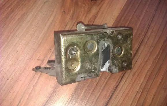 Ford Scorpio Front door lock 85GBA26412DA