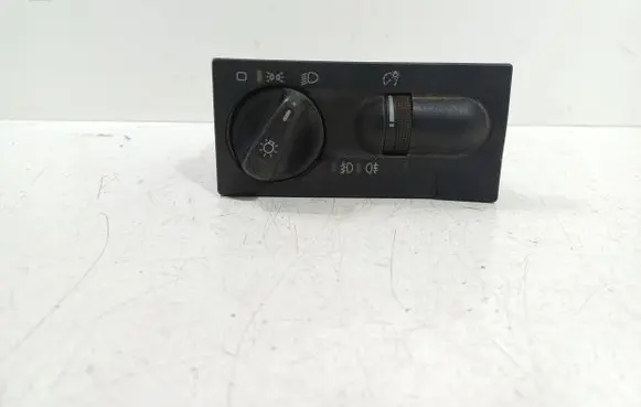 Volkswagen Golf III Light switch 1H6941531