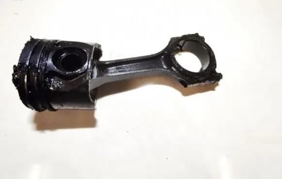Ford Mondeo Mk III Piston with connecting rod 246558