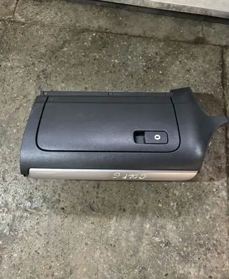 Volkswagen Golf VI Glove box set 
