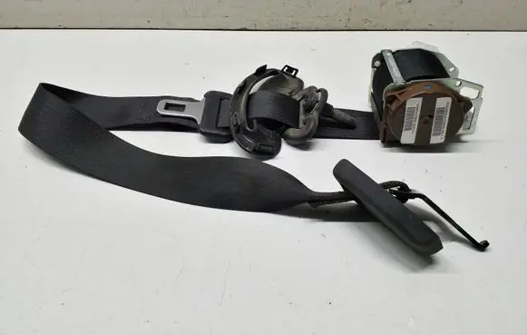 Dodge Durango Rear seatbelt 5ME38DX9AA P5ME38DX9AA