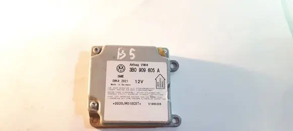Volkswagen PASSAT B5 Airbag control unit/module 3B0909605A 5WK42821