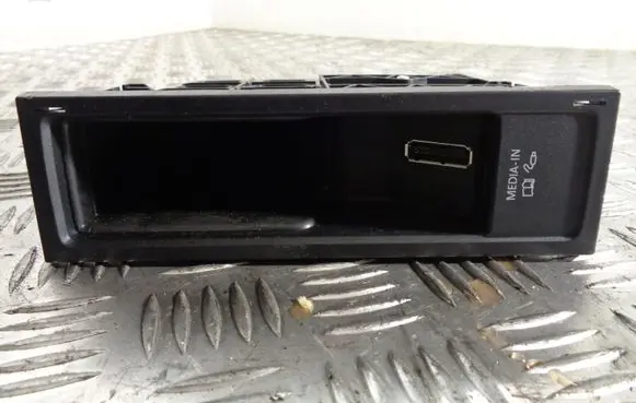 Volkswagen PASSAT B7 Head unit multimedia control 5N0035341E 5N0035342D