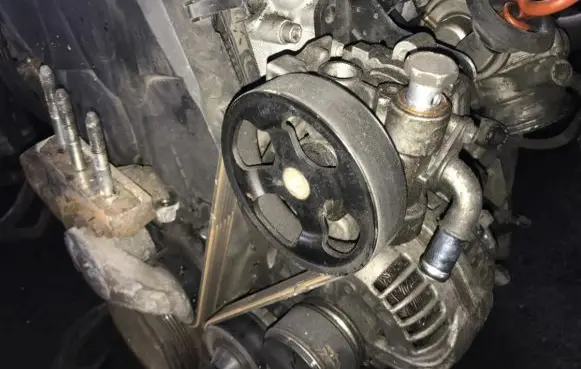 Mitsubishi Outlander Power steering pump