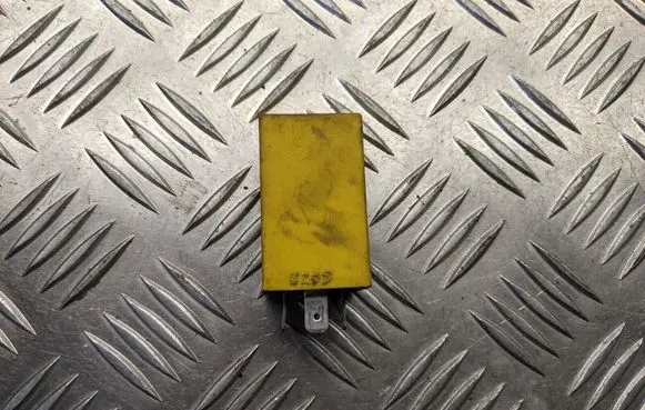 Renault Megane I Other relay 8121001 7700414741