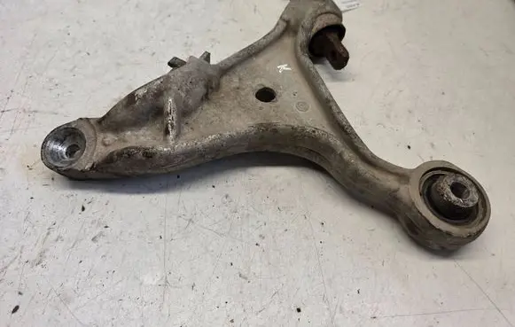 Volvo V70 Front lower control arm/wishbone 1234