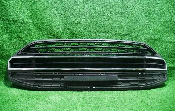 Ford Ecosport Front bumper upper radiator grill CN1517B968