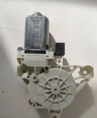 Audi e-tron Front door window regulator motor 4K0959802