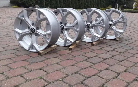 Nissan Qashqai R17 alloy rim 4046004082617