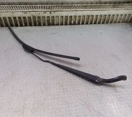 Volvo V70 Windshield/front glass wiper blade 8624266