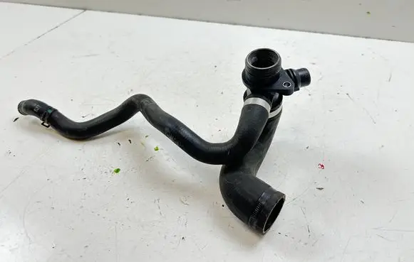 BMW 4 F32 F33 Engine coolant pipe/hose 7639997