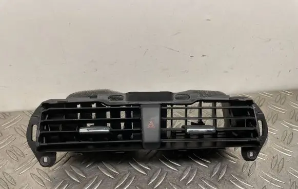 Ford Fusion II Dash center air vent grill DS7319K617AZW