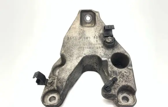 BMW X3 F25 Engine mounting bracket 736813 6784827