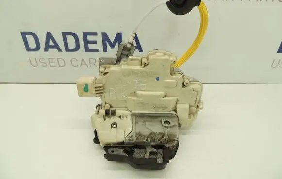 Audi A3 S3 A3 Sportback 8P Front door lock 4F2837015 DS16