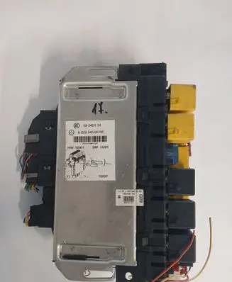 Mercedes-Benz S W220 Fuse module A0295450432