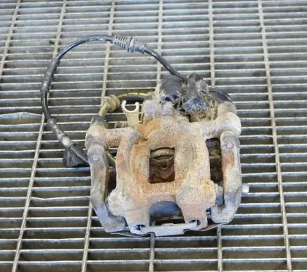 BMW X2 F39 Rear brake caliper 6883027