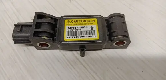 Mitsubishi Grandis Airbag deployment crash/impact sensor MN141004