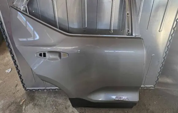 Volvo XC40 Rear door 