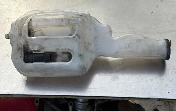 Mercedes-Benz Sprinter W906 Windshield washer fluid reservoir/tank A9068690220