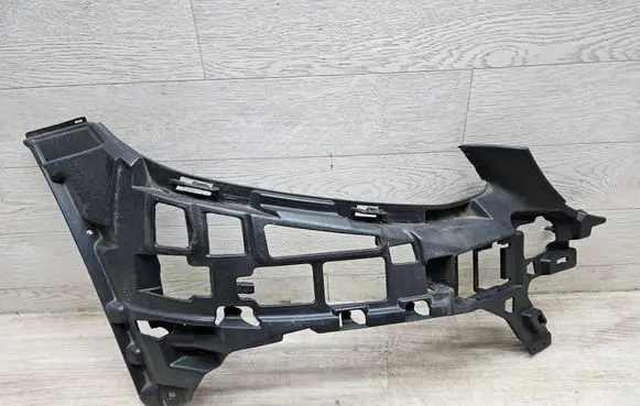 Mercedes-Benz C W205 Front bumper mounting bracket A2058850665