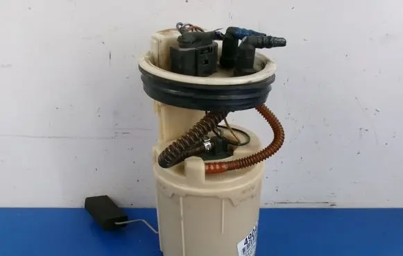 Seat Leon (1M) In-tank fuel pump 1J0919051H