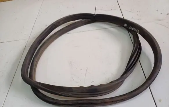 Opel Astra H Rubber seal front coupe door 