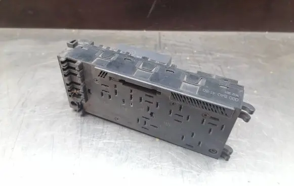Mercedes-Benz CLK A208 C208 Fuse module 2085450132