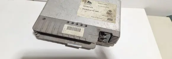 Volkswagen PASSAT B3 ABS control unit/module 357907379