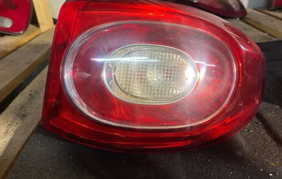 Volkswagen Tiguan Rear/tail lights 5n0945096h